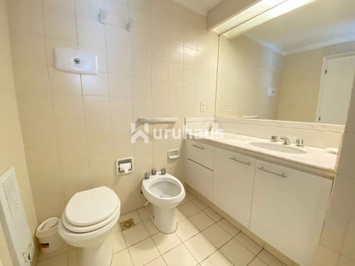Venta Apartamento Tres Dormitorios Punta Del Este Playa Brava Edificio Torre Marina Ii