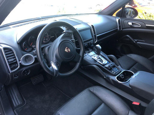 Porsche Cayenne - 2013