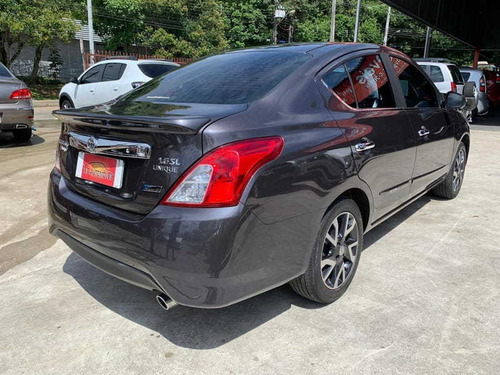 Nissan Versa 1.6 Unique Cvt