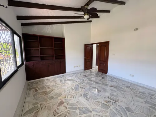 Casa En Venta En Prados Del Norte. Cod V11664
