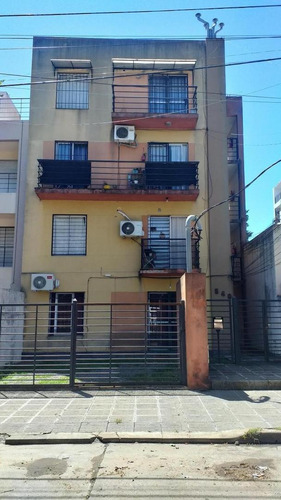 Imagen 2 de 2 de Departamento Monoambiente - Frente - Balcón - Castelar Sur C