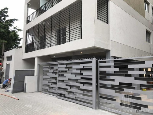 Imagen 1 de 8 de Departamento 2 Ambientes Venta Caseros Cochera Apto Profesional