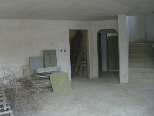 Los Naranjos Del Cafetal Calle Privada Vigilancia 577mts Tanque 52.000lts Lista Para Acabados Jardín 6h/6b/6 Puestos Oportunidad!