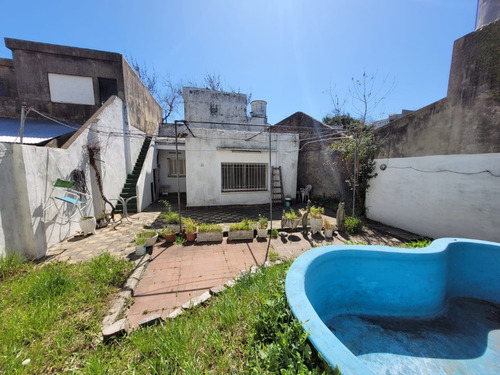 Imagen 2 de 30 de Casa En 1 Planta De 3 Amb Con Jardín Y Terraza. Oportunidad.