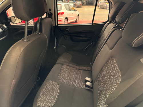 Fiat Uno Uno Attractive 1.0 8V (Flex) 4p
