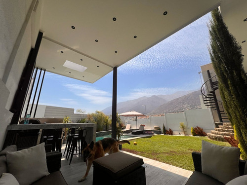 Casa En Exclusivo Condominio