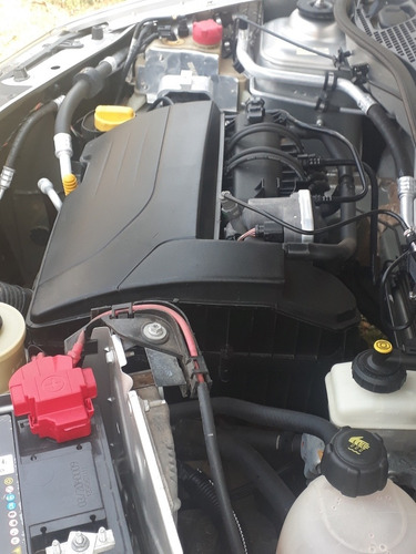 Imagem 7 de 15 de Renault Logan 2013 1.0 16v Expression Hi-flex 4p