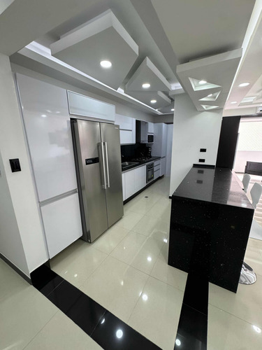 Apartamento Amoblado En El Parral - Chelsea Court, Atm