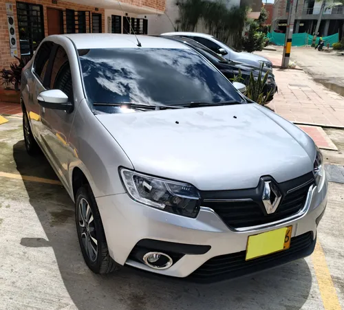 Renault Logan 1.6 Privilege / Intens