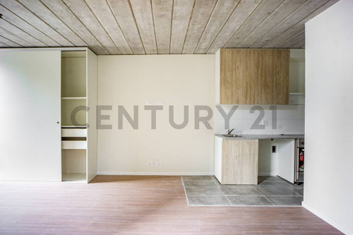 Venta Dpto Dos Dorm. Pichincha Con Jardín Y Piscina Exclusiva