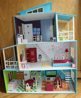casitas de muñecas de madera pintadas
