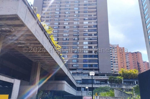 Apartamento En Prado Humboldt Con Terraza En Venta #24-16890 Dg