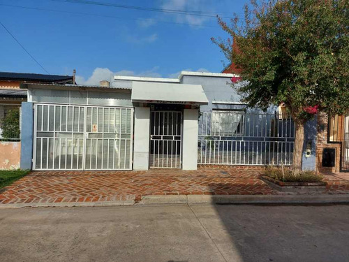 Casa En Venta En Zapiola