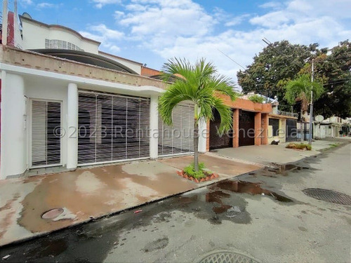 Casa En Venta Urbanizacion La Soledad Maracay Remodelada Pisos De Marmol Buena Ubicacion Zona Norte Kg:23-30429