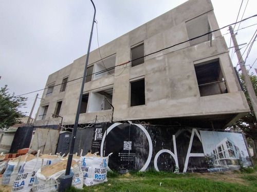 Amplio Dpto En Venta - 1 Dorm / Barrio Ma. Selva