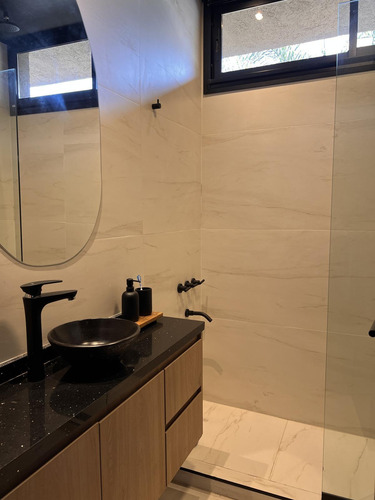 ¡precio De Oportunidad! ¡housing De Categoría En Zona Norte!