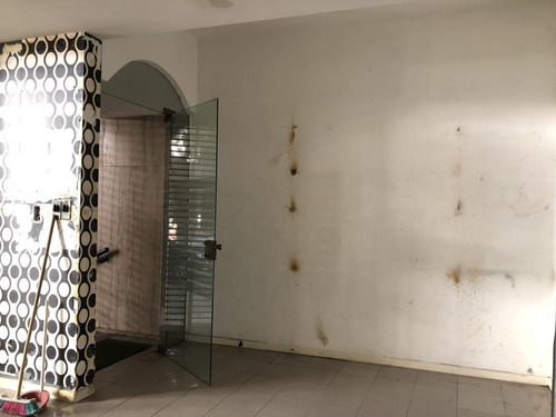 Imagen 3 de 11 de Venta Local Comercial Con Renta , Recoleta Excelente Ubicación