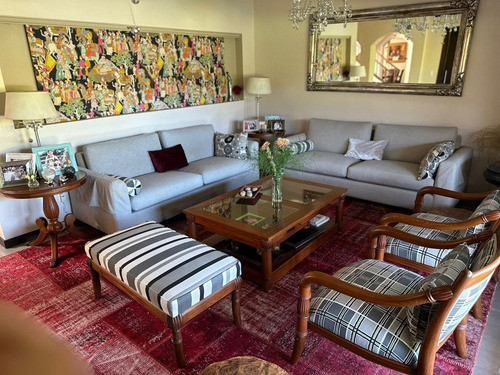 Imagen 5 de 17 de Muy Linda, De Estilo Colonial Y Con Barbacoa Independiente