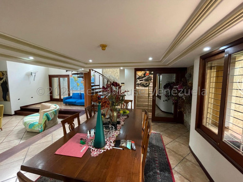 Casa Quinta En Venta Con Piscina Planta Eléctrica Excelente Distribución Cocina Empotrada Seguridad Dos Niveles Nela 24-21124