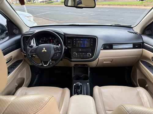 Mitsubishi Outlander 2.2 MIVEC DI-D DIESEL HPE-S AWD AUTOMÁTICO
