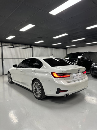 BMW Serie 3 3.0 330i Sedan Sport Line 252cv