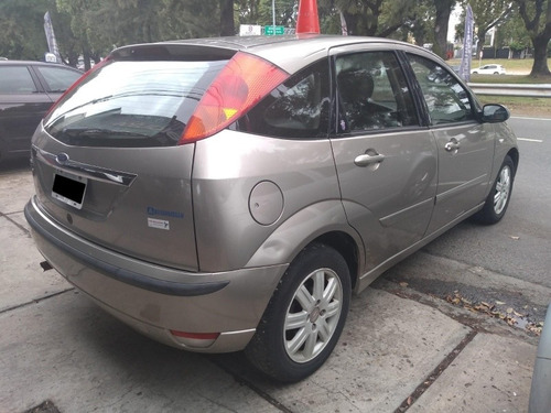 Ford Focus 2005 2.0 Ghia - Juan Manuel Autos