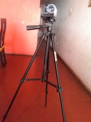 Camara De Video Con Tripode.