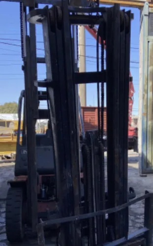 Autoelevador Tractor Ofrezco Torre Triple C/desplazador Tcm