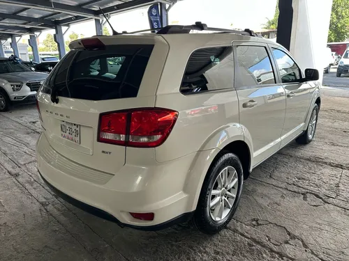 Dodge Journey 2.4 Sxt 5 Pasajeros Plus At