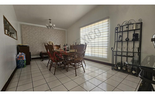 Casa En Venta De 1 Piso Con 3 Recamaras En Planta Baja, Colonia Los Pinos.