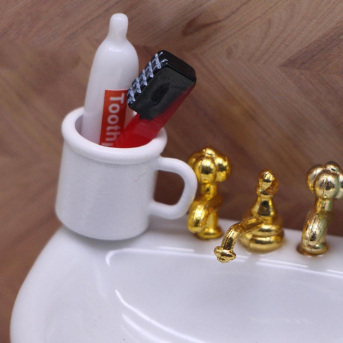 A Juego De Baño Para Casa De Muñecas En Miniatura, Escala
