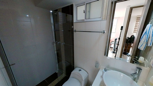 Apartamento En Piso 2, Barrio Valle Del Lili, Sur De Cali, Conjunto Residencial San Gabriel
