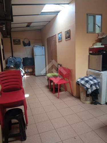 Casa En Venta De 3 Dorm. En Macul