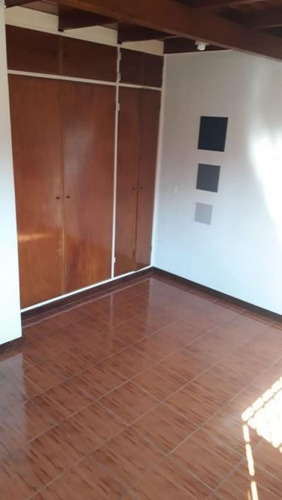 Casa 5 Ambientes Con Cocheras Cubiertas Parque