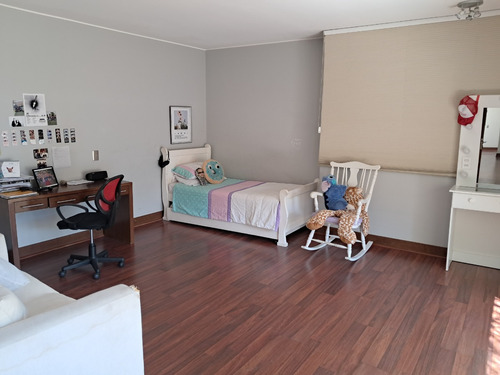 Moderna, Amplitud, Líneas Simples, Los Nogales Sector Nuevo.