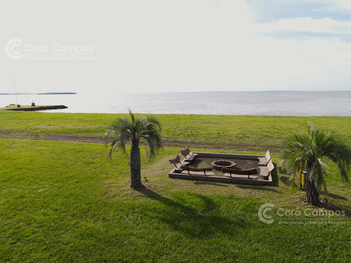 Se Vende Terreno En 20x40 Frente A La Plaza. 2 Cuadras Del Rio. Puerto Mbigua
