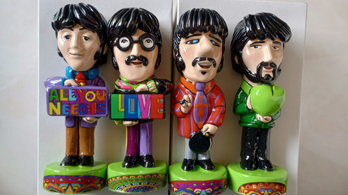 Figuras The Beatles Submarino Amarillo Artesanales