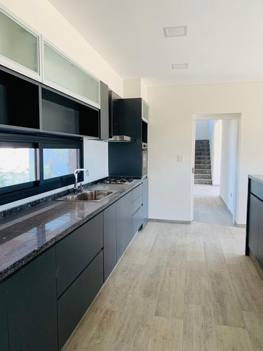 Imagen 7 de 22 de Venta Casa A Estrenar En La Cascada Country Golf