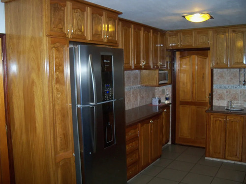 Vendo En Colon Casa Con Piscina , Barbacoa De 3 Dorm. Y Gar