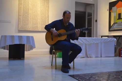 Clases De Guitarra Y Bajo