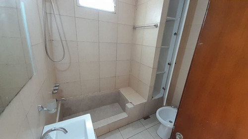 Casa Tipo Ph 3 Ambientes Muy Comodo En Castelar