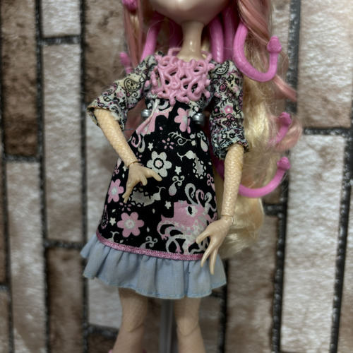 Boneca Monster High Viperine Gorgon