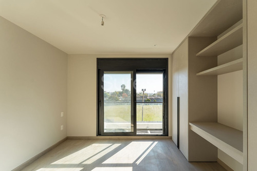 Venta De Casa De 3 Dormitorios En Carrasco Norte, Dos Acres (ref: Srs-10114)