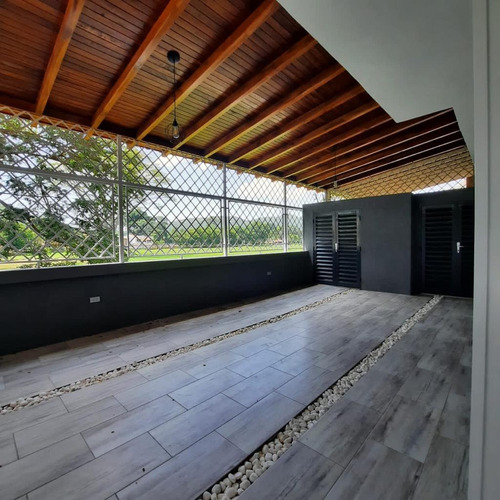 Imagen 13 de 14 de Mercedes Ochoa Vende Exclusivo Town House En San Diego Country Club, Hoyo 5. Con Acabados De Lujo 0412 4922225