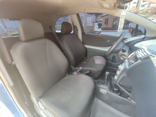 Imagen 5 de 9 de Toyota Yaris Automatico
