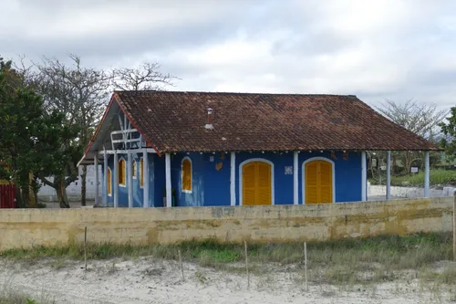 Casa Na Praia Da Juréia, Pé Na Areia, Com Piscina, Frente Ao Mar. Sítio À Beira-mar!
