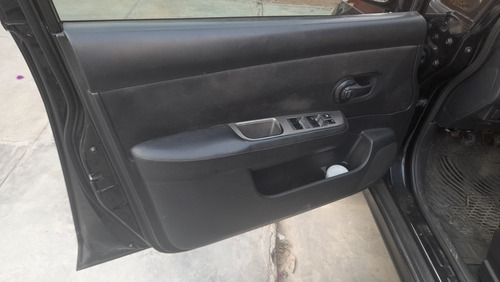 Imagen 18 de 25 de Nissan Tiida Tiida 1.6 2014