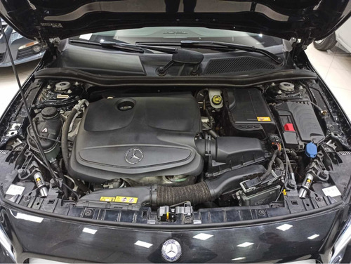 Imagen 10 de 15 de Mercedes-benz Clase Gla 2015 1.6 Gla200 At Urban 156cv