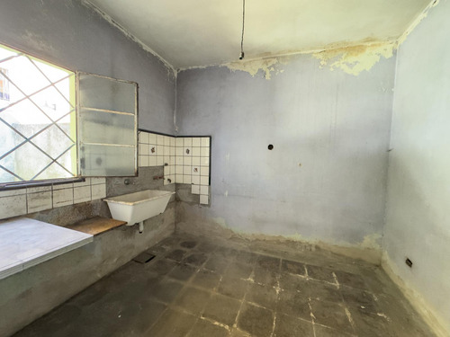 Reservada -casa Con Garage Y Patio A Refaccionar - Lanús Oeste