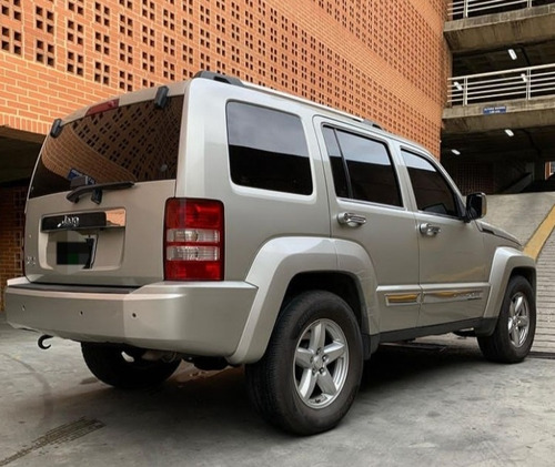 Imagen 5 de 10 de Jeep Cherokke Limited 4x4 Limited 4x4